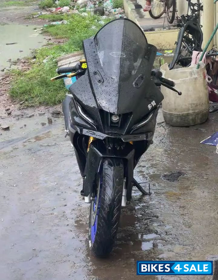 White Metallic C Yamaha R15M