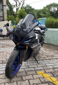 White Metallic C Yamaha R15M