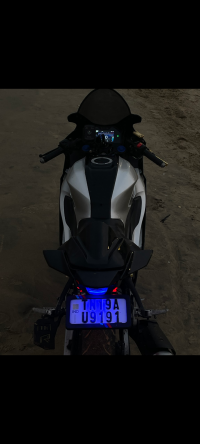 White Metallic C Yamaha R15M