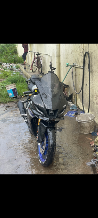 White Metallic C Yamaha R15M