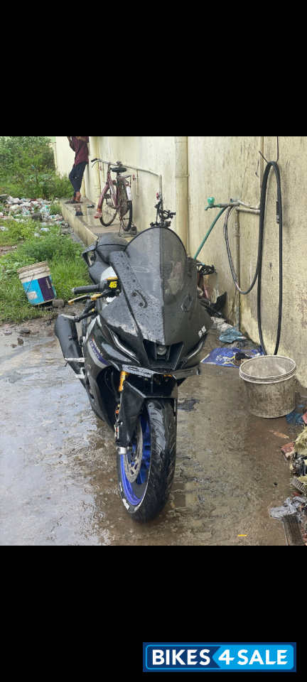 White Metallic C Yamaha R15M