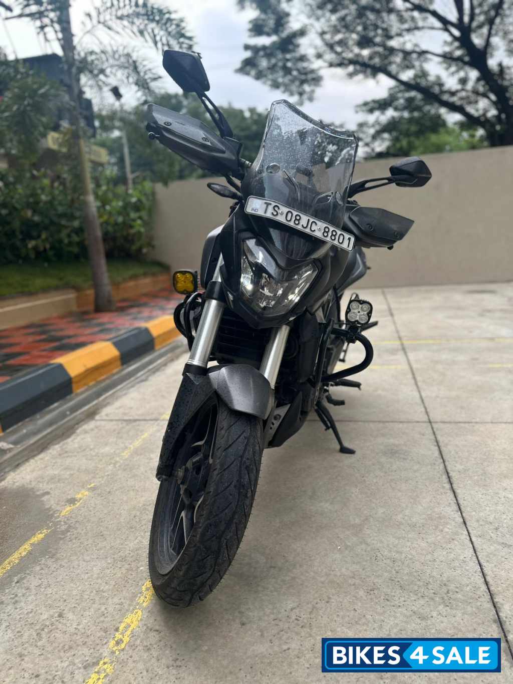 Gray Black Bajaj Dominar 400 ABS BS6