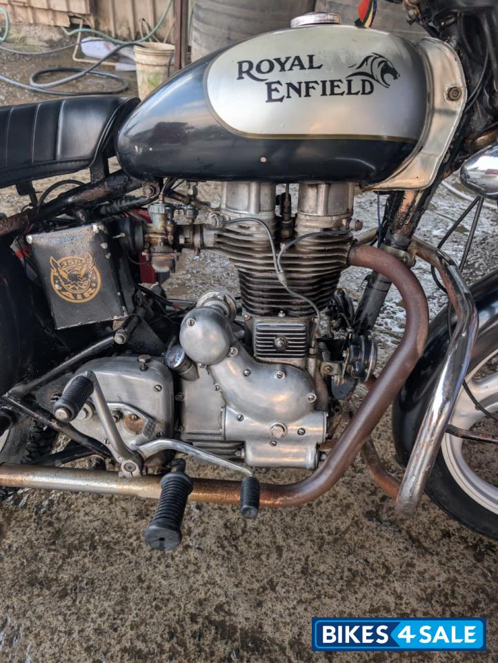 Black & Silver Royal Enfield Bullet 350