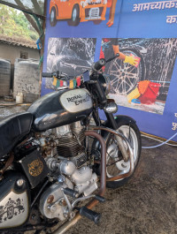 Black & Silver Royal Enfield Bullet 350