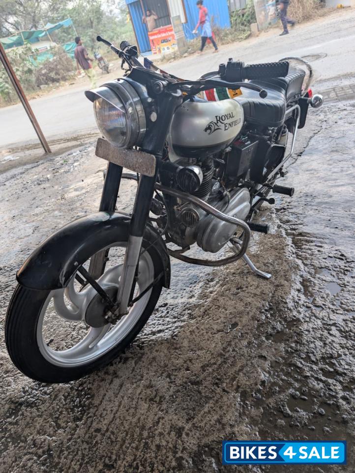 Black & Silver Royal Enfield Bullet 350