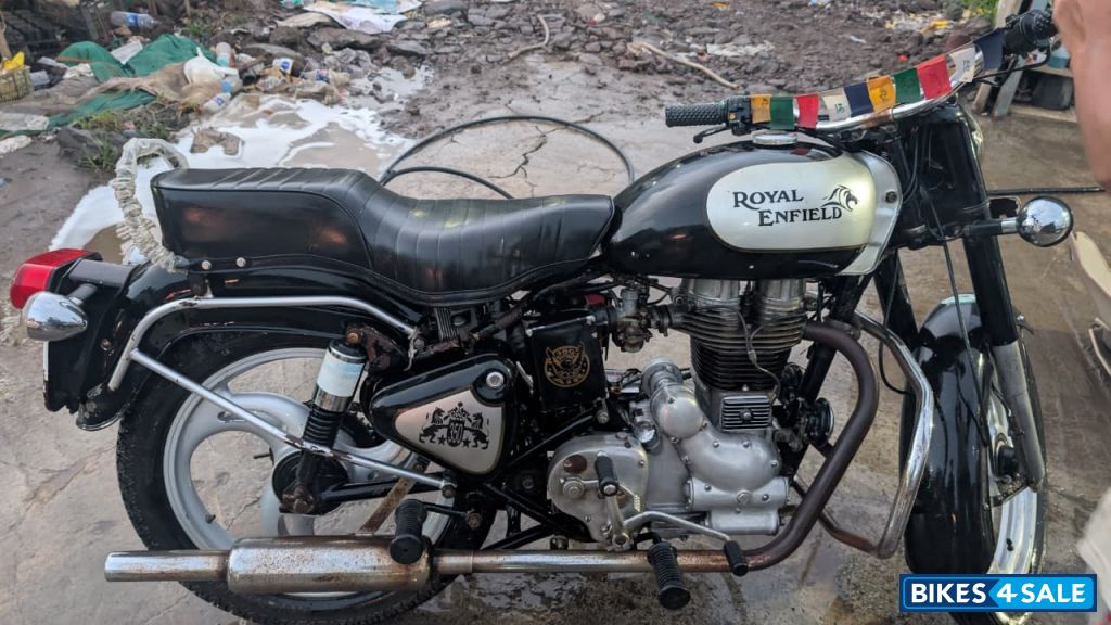 Black & Silver Royal Enfield Bullet 350