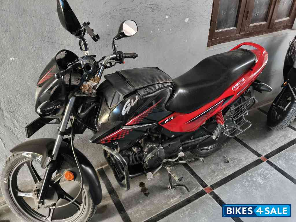 Red/black Hero Glamour 125 Drum