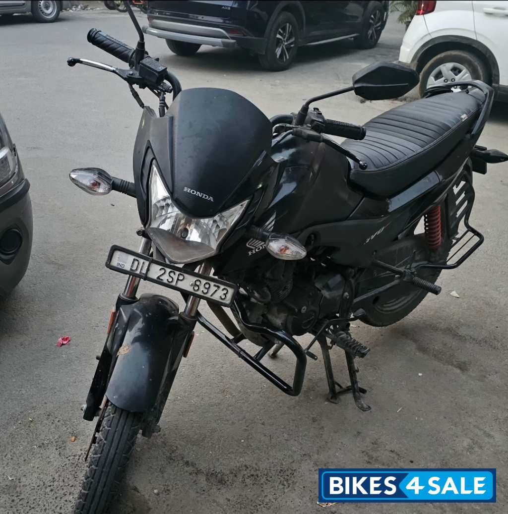 Black Honda Livo Disc