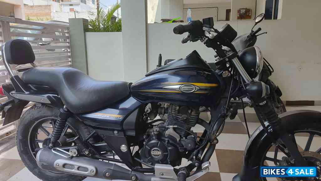 Blue Bajaj Avenger Street 150