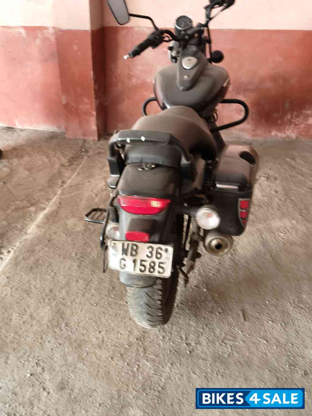 Black Bajaj Avenger Street 180
