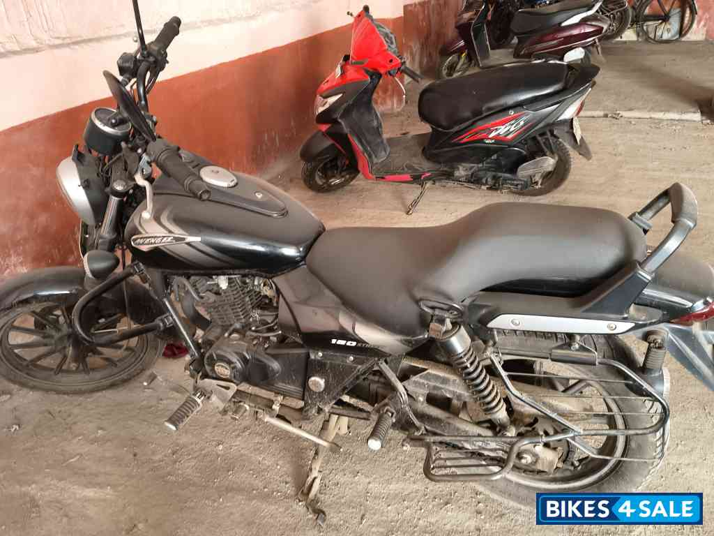 Black Bajaj Avenger Street 180