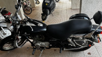 Black Bajaj Avenger 220 DTS-i