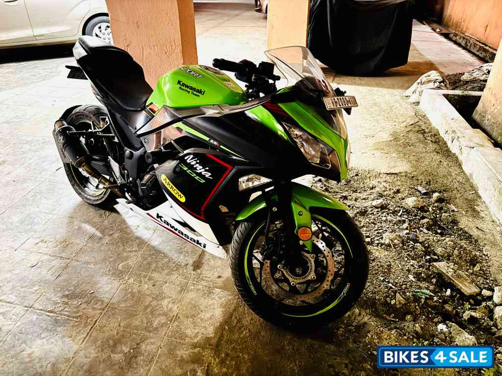 Lime Green Kawasaki Ninja 300 BS6 2022