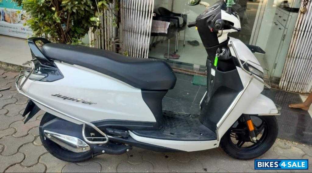 White TVS Jupiter BS6