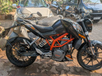 Black KTM Duke 390
