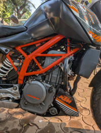 Black KTM Duke 390