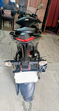 Sparkle Black Suzuki Gixxer SF