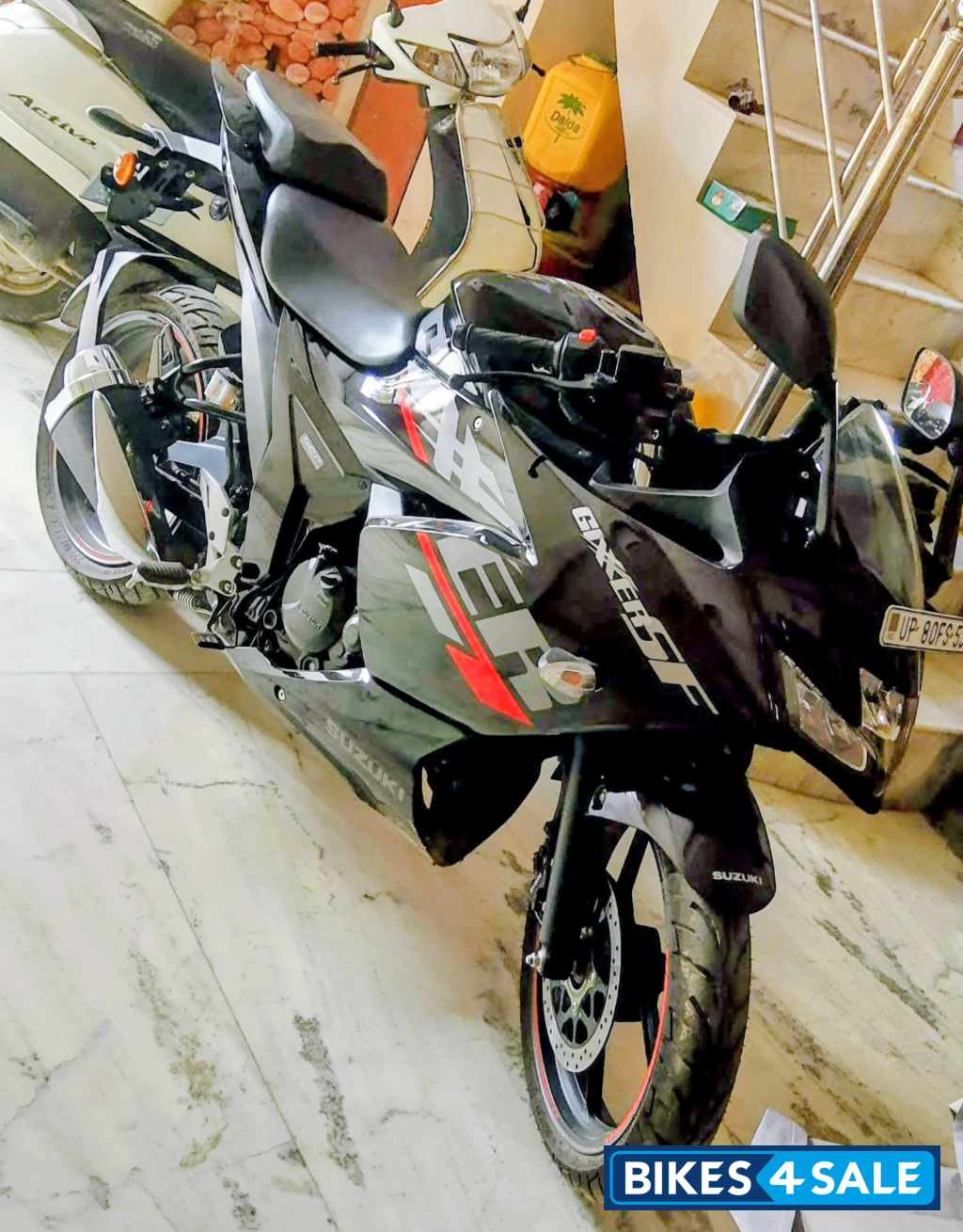 Sparkle Black Suzuki Gixxer SF