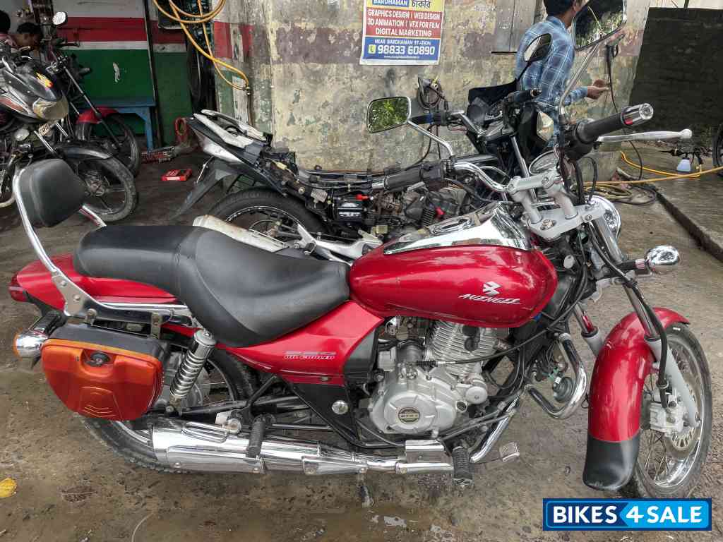 Bajaj Avenger 220 DTS-i