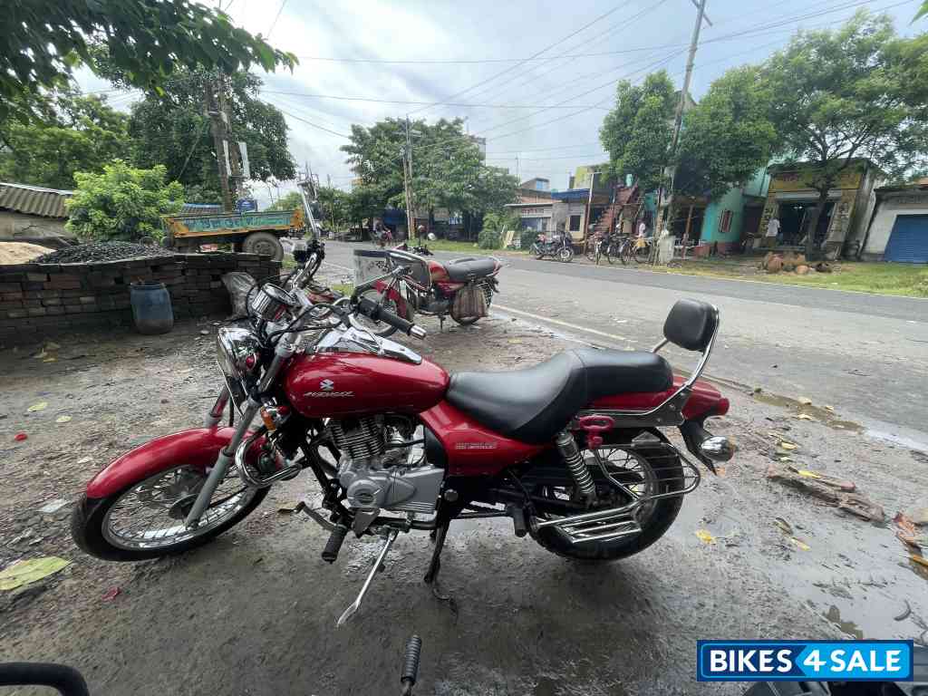 Bajaj Avenger 220 DTS-i