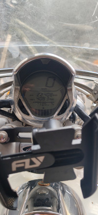 White Bajaj Avenger Cruise 220 BS6