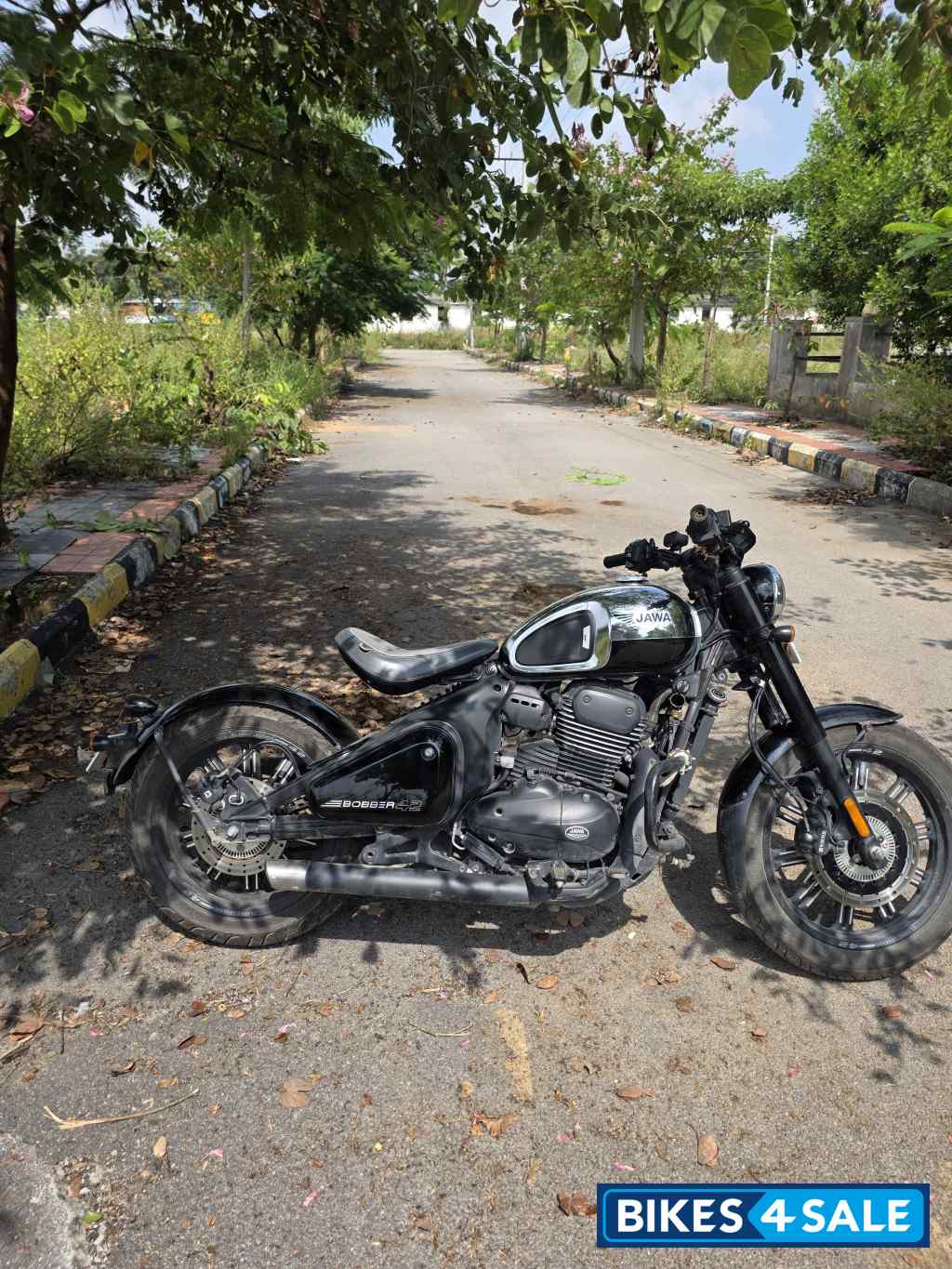 Chrome Black Jawa 42 Bobber Black Mirror