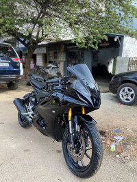 Black Yamaha R15 V4