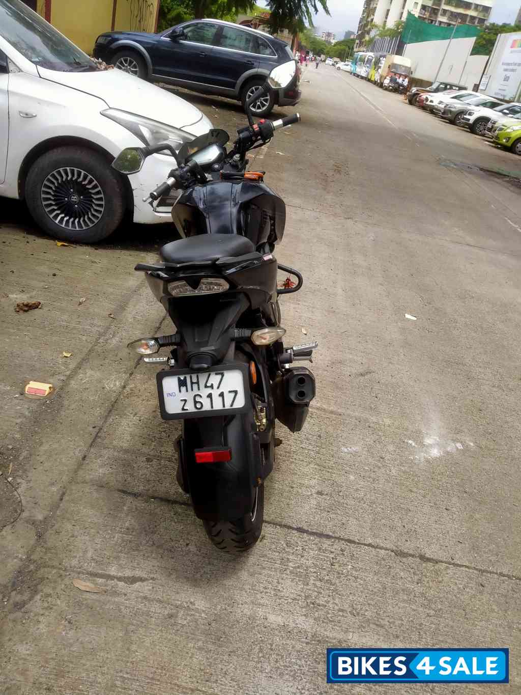 Black TVS Apache RTR 200 4V