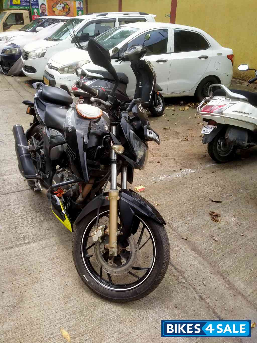 Black TVS Apache RTR 200 4V