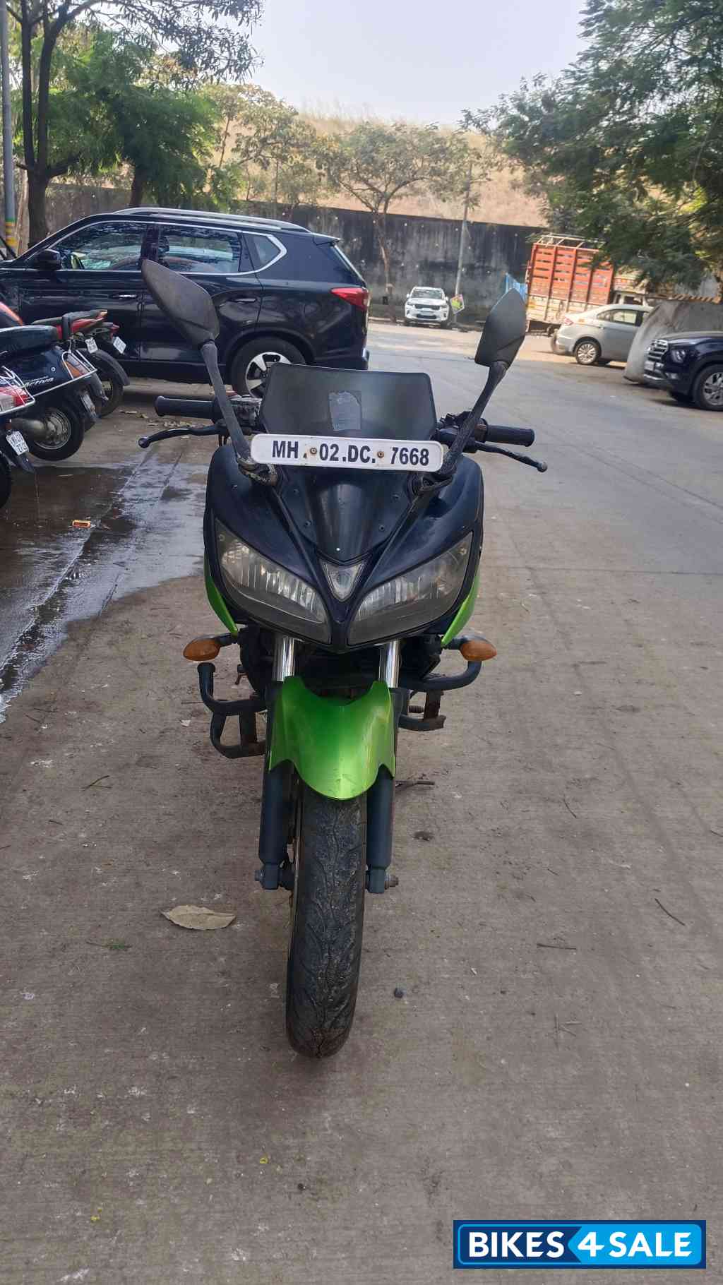 Black Green Yamaha Fazer