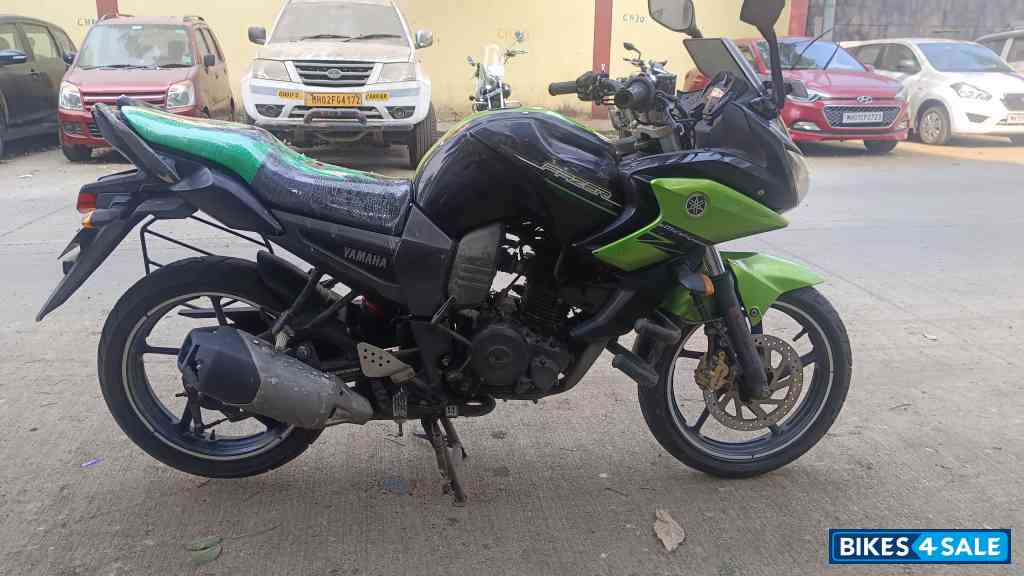 Black Green Yamaha Fazer