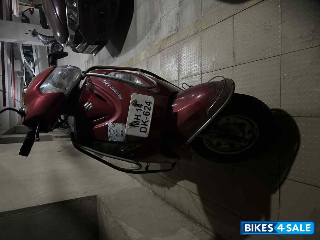 Red Suzuki Access 125