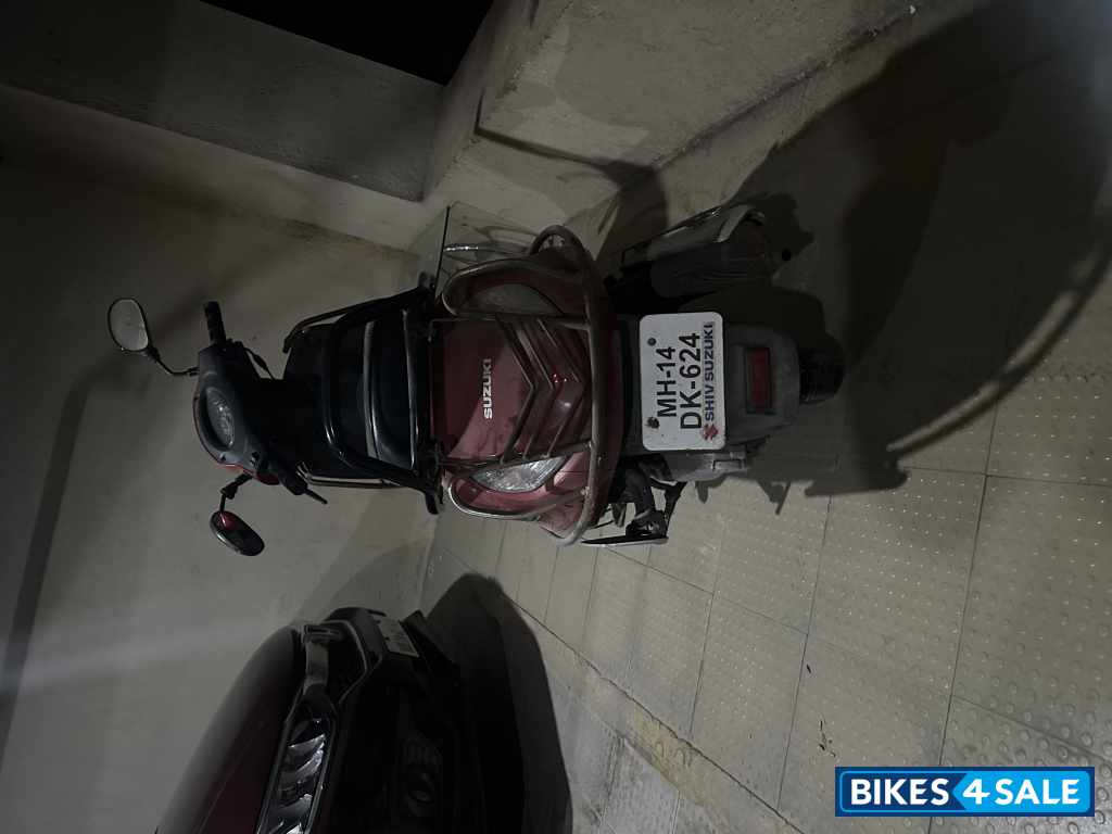 Red Suzuki Access 125