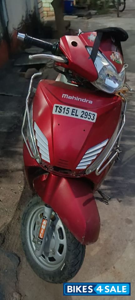 Mahindra Gusto 125