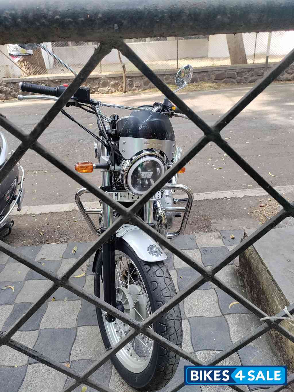 Grey Royal Enfield Interceptor 650 Twin