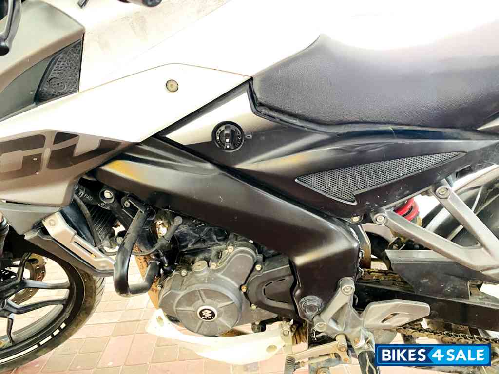 Bajaj Pulsar 200 NS ABS NS 200