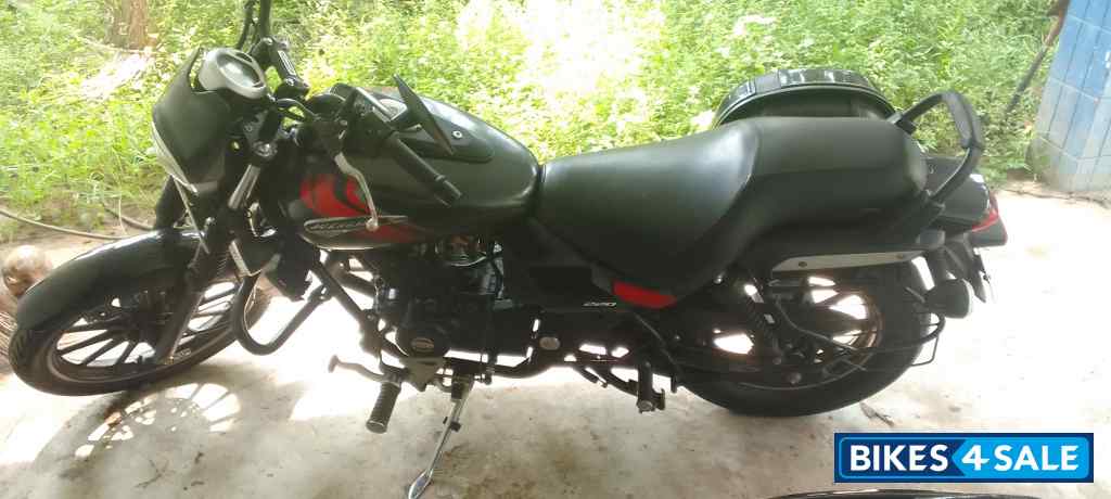 Bajaj Avenger Street 220