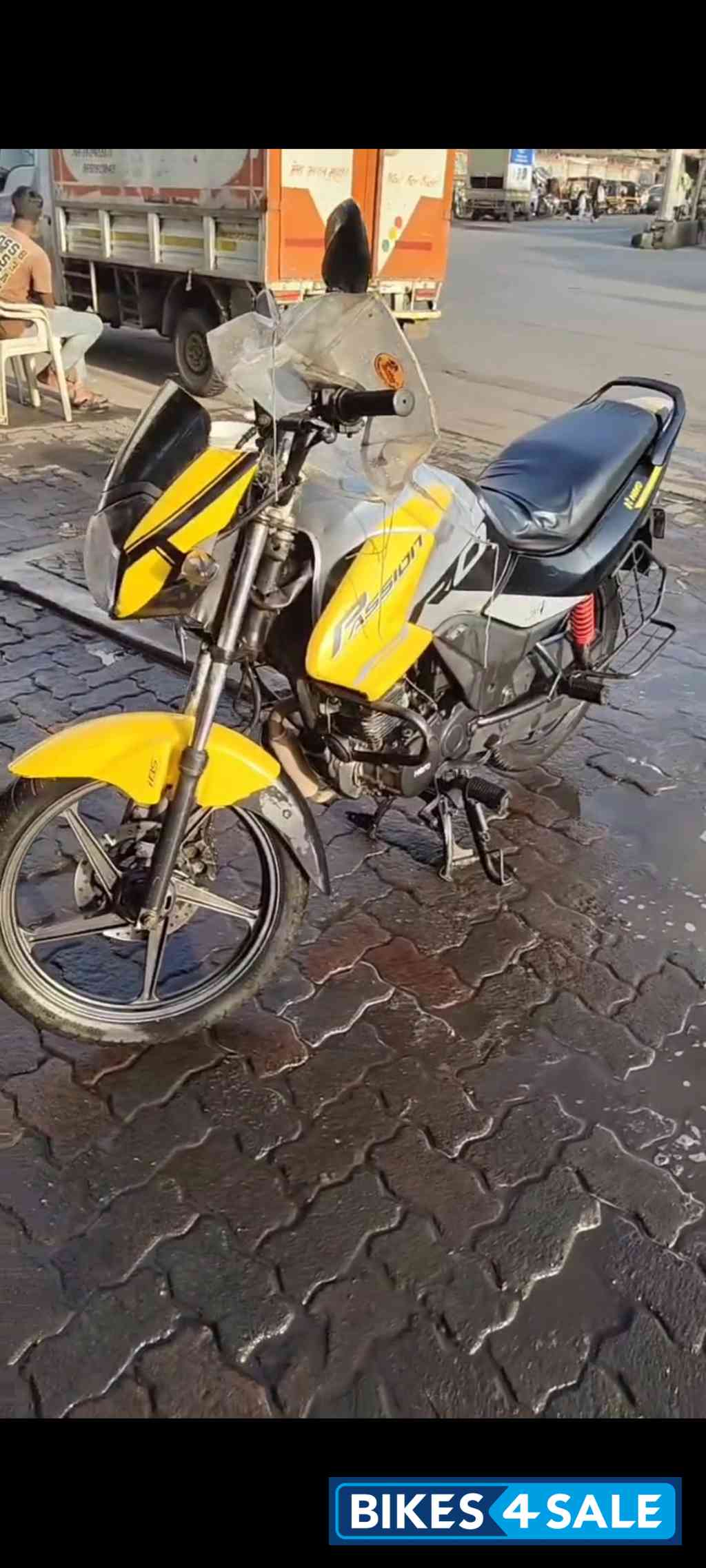 Grey Yellow Hero Passion Pro BS6 Grey Yellow Hero Passion Pro BS6