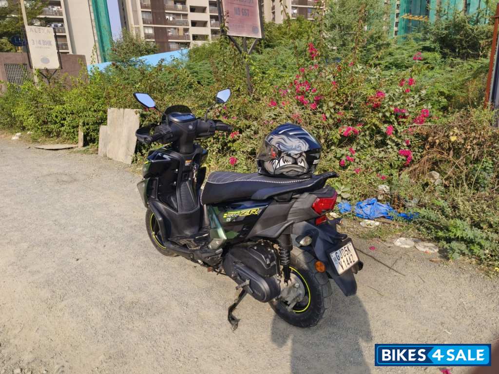 Yamaha RayZR Street Rally 125 Fi Hybrid Yamaha RayZR Street Rally 125 Fi Hybrid