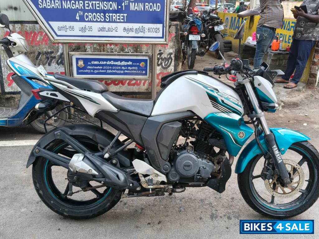 Yamaha FZ FI V2