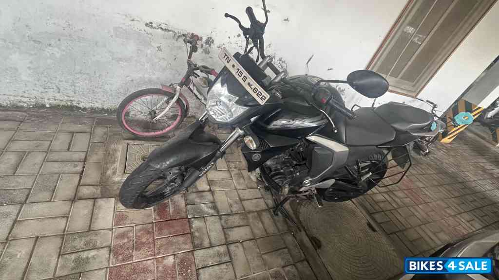 Black Yamaha FZ-S FI V2 Black Yamaha FZ-S FI V2