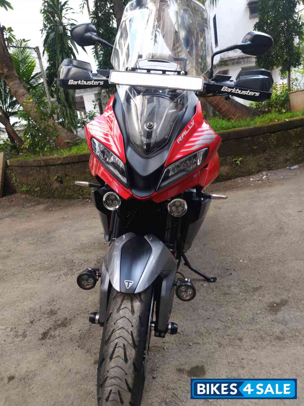 Red Triumph Tiger Sport 660