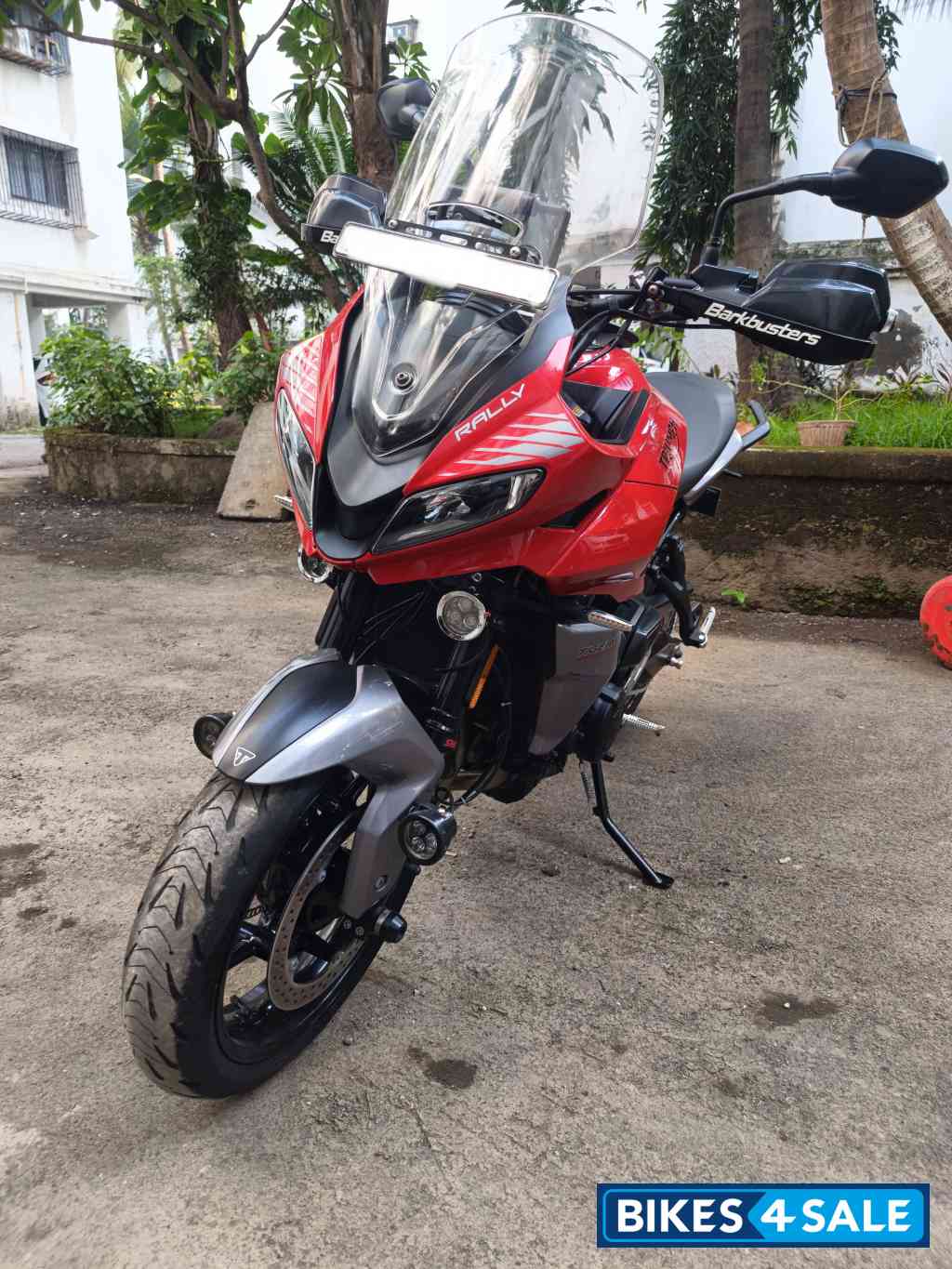 Red Triumph Tiger Sport 660