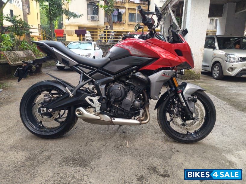 Red Triumph Tiger Sport 660