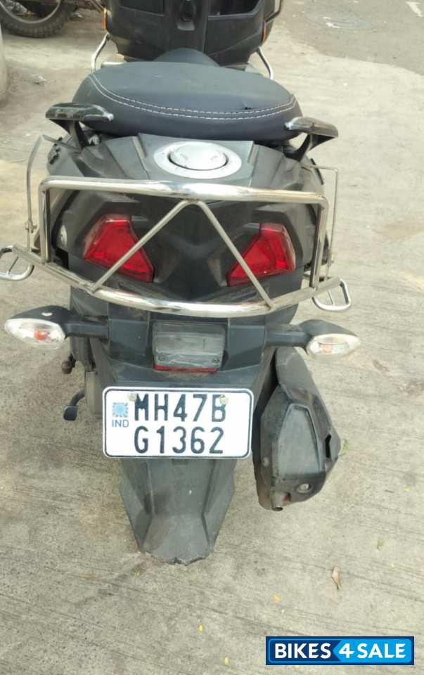 Grey Suzuki Avenis 125 Standard Edition