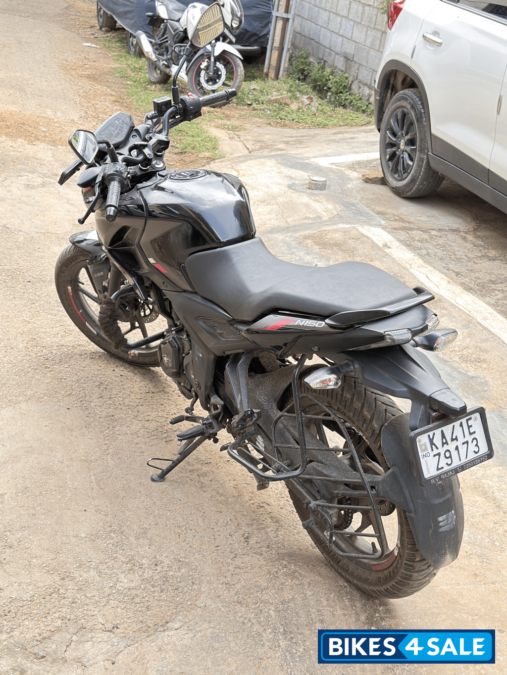 Black Bajaj Pulsar N150 Black Bajaj Pulsar N150