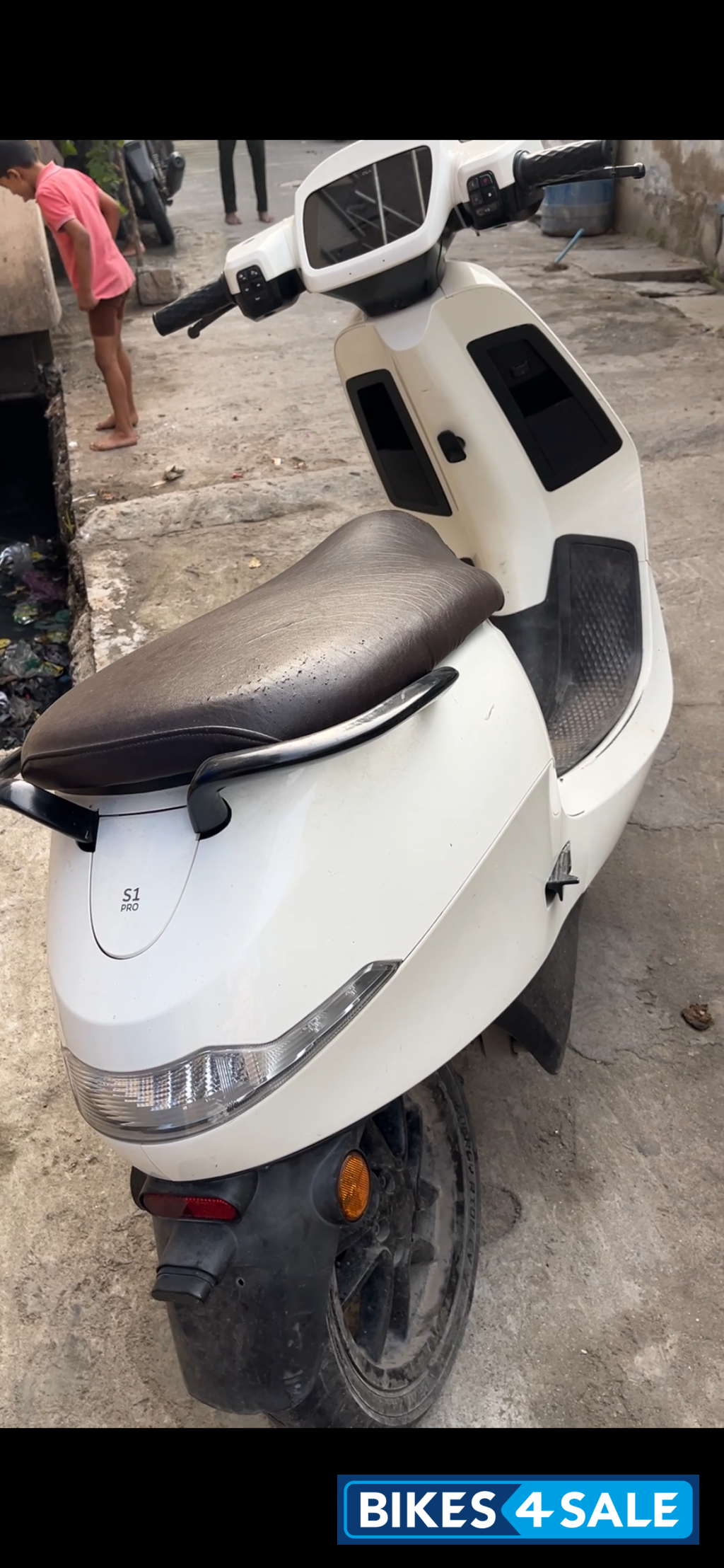 White Ola S1 Pro White Ola S1 Pro