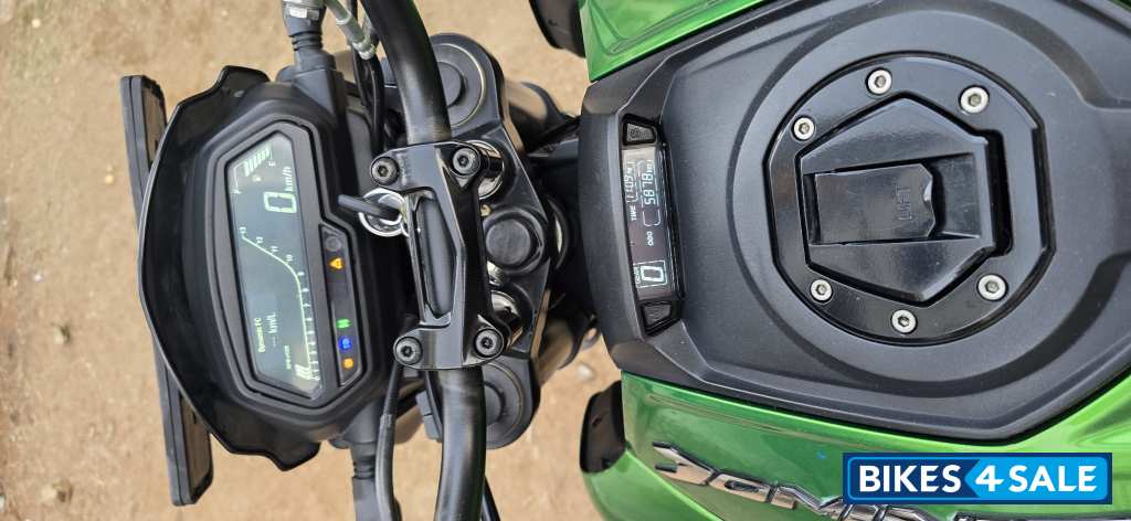 Green Bajaj 2021 Dominar 400