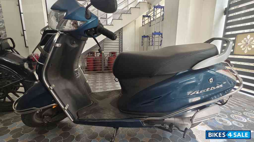 Blue Honda Activa 4G