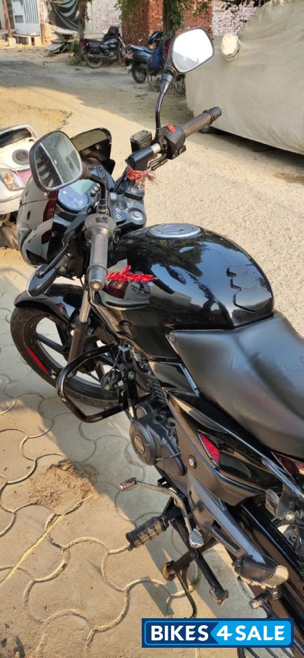 Black Bajaj Pulsar 150 Neon